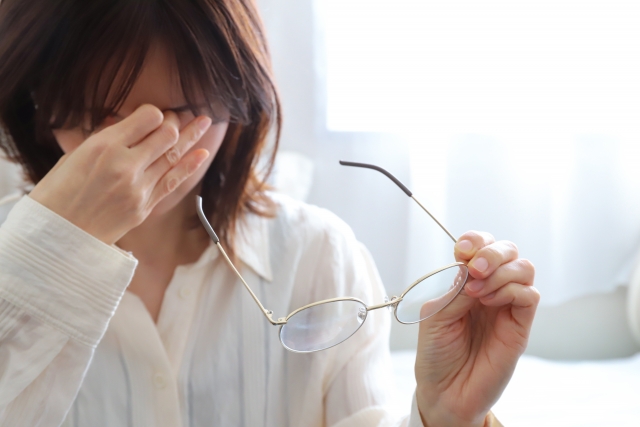 視力が落ちる、眼の痛みの原因が心（脳）に？！
